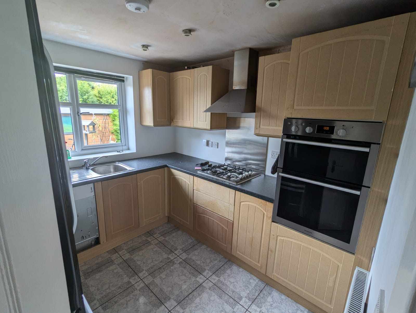 Kitchen before spray